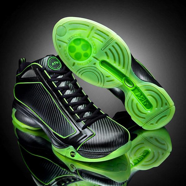 NBA5大球鞋之最：杜兰特球鞋像长筒靴，弹簧鞋增加弹跳5cm被禁止