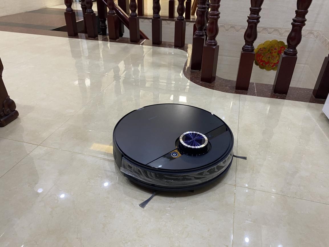 边扫拖边消毒,带电解除菌和自动集尘站的美的扫拖机器人S8+测评