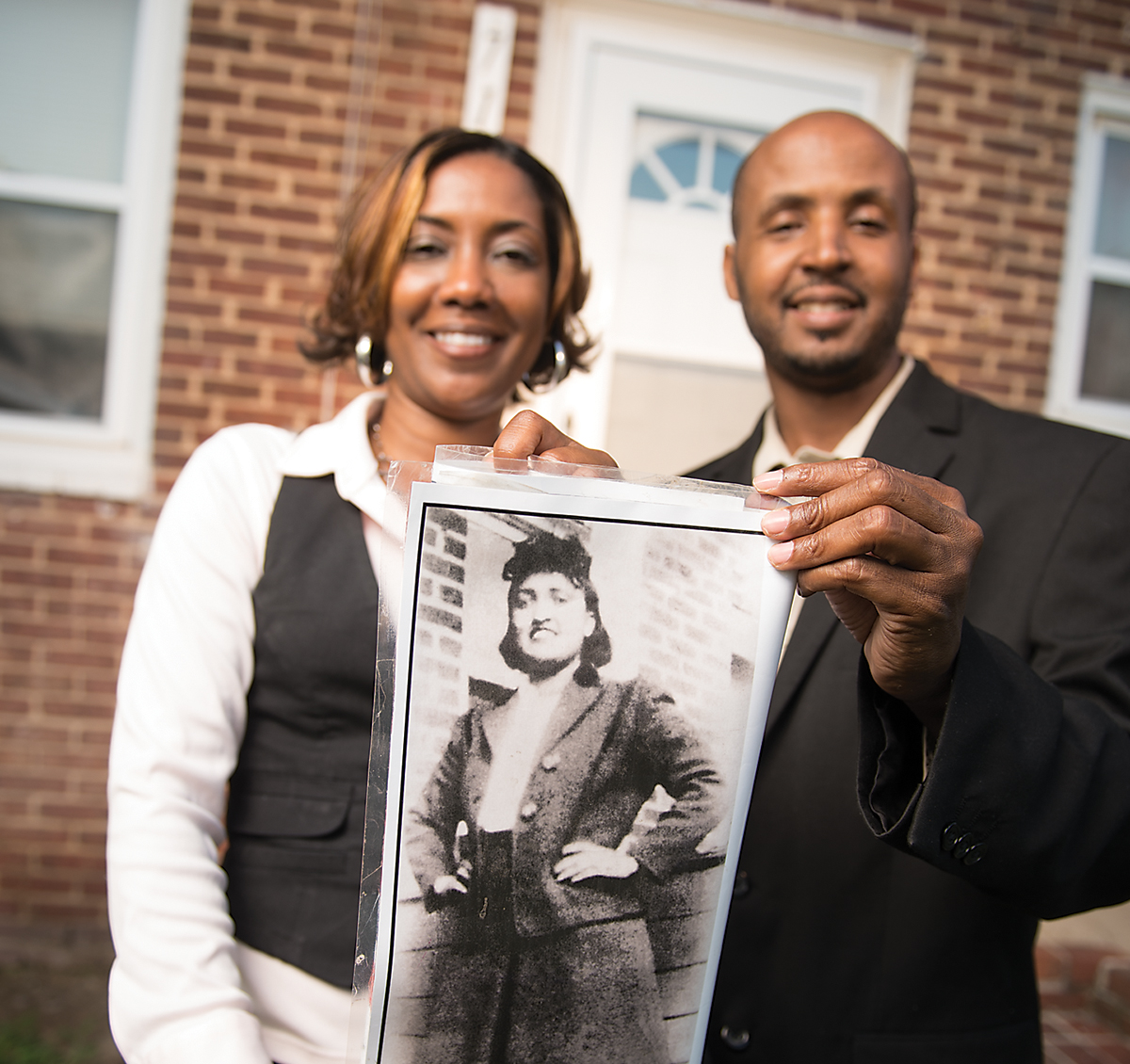 “永生”的拉克斯：身患绝症却成研究对象，被科学界无偿利用70年