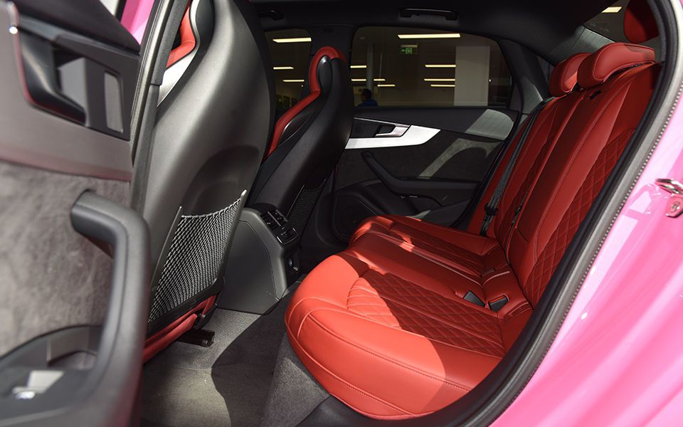 想低调但实力不允许实拍奥迪s4,奥迪s44.2