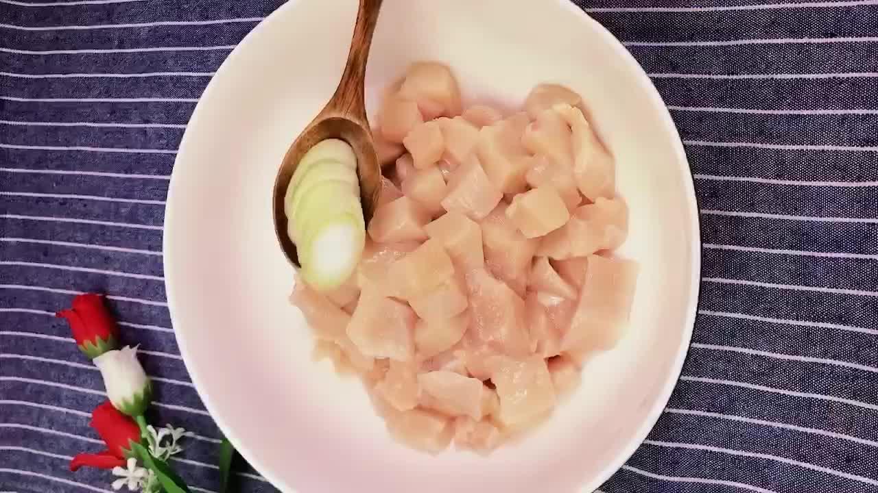 香酥鸡米花个个咸香酥脆,劲脆鸡米花酥脆可口