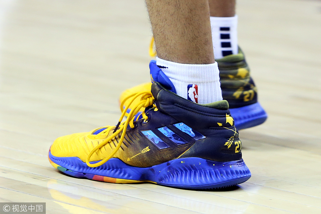 NBA今日球鞋精选：新配色UACurry5来了！库里穿它致敬老爹
