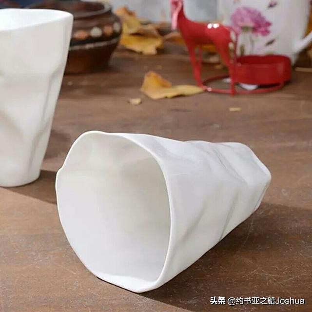 星巴克新品杯子也太好看了吧,星巴克最经典的一款杯子