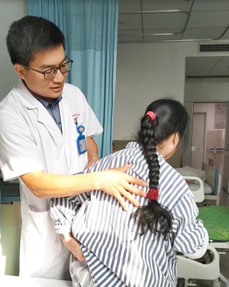 59岁女患者颈椎、腰椎都出现问题，想选择见效迅速的治疗方法