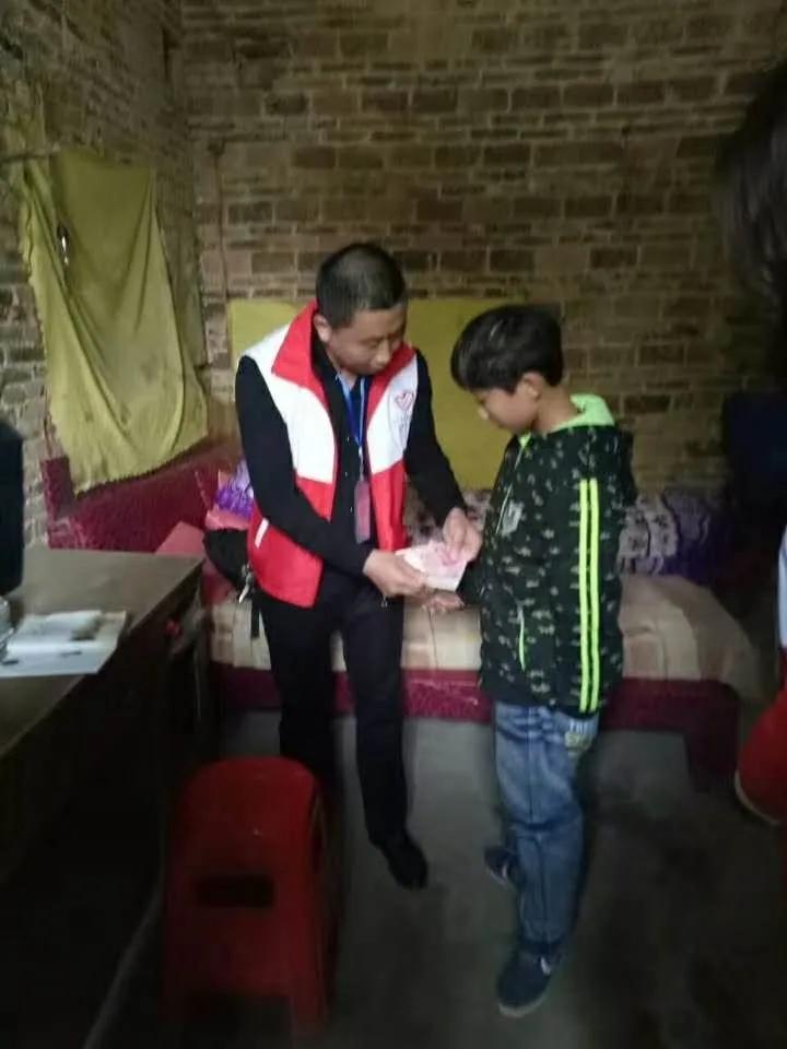 「亚美的优秀事迹」他们是疫情期间的逆行者