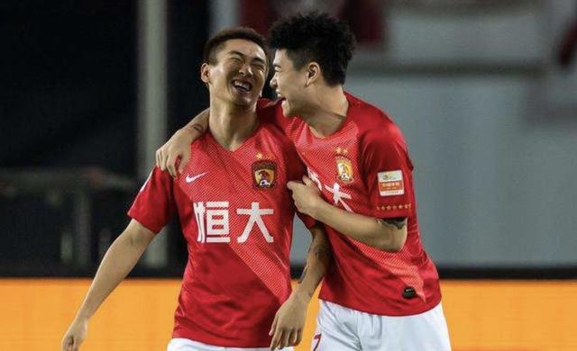 成为真正中国人!球迷送埃尔克森中文名字帖,已能说简单汉语