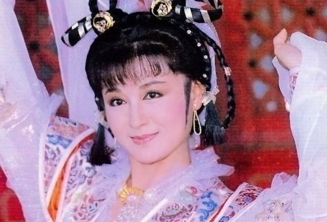 历史上的武则天是怎样当上女皇的,武则天当上中国第一位女皇