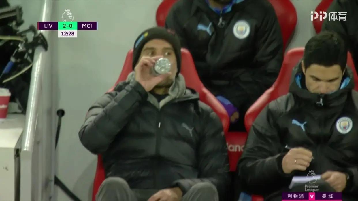 疯狂13连胜!5万人见证:队史最强红军诞生,曼城遭遇三大尴尬!