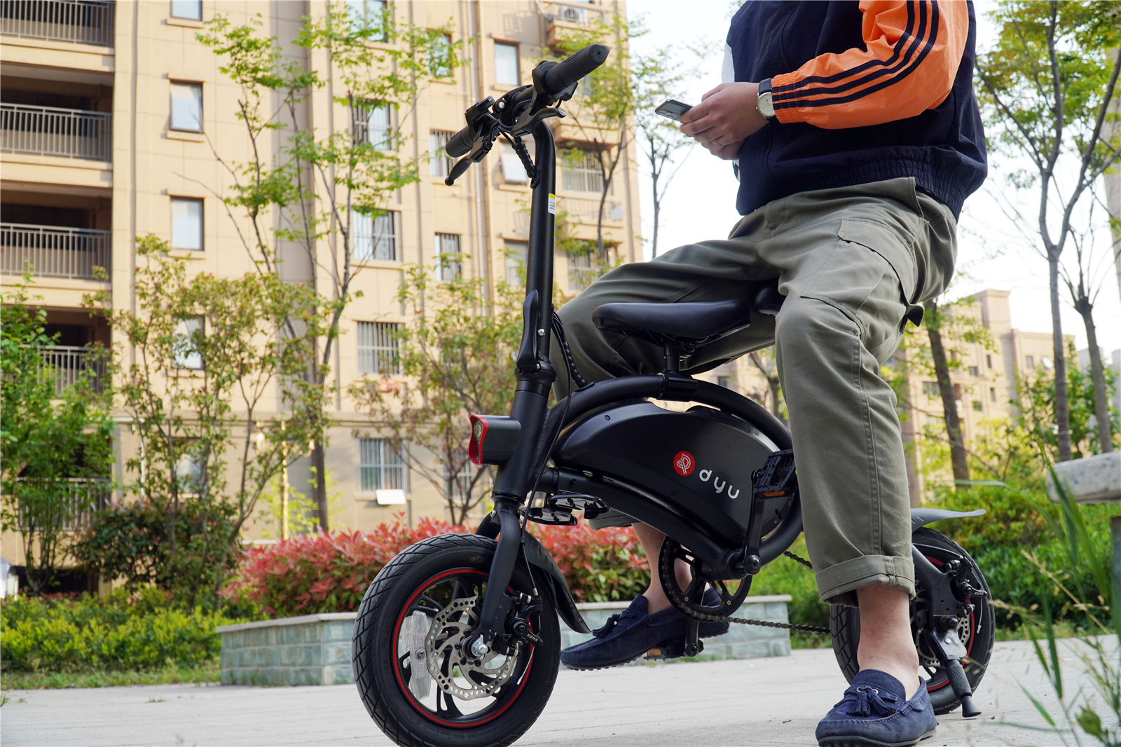 窃格瓦拉的天敌！智能出行更安全，大鱼电动车走进我的生活