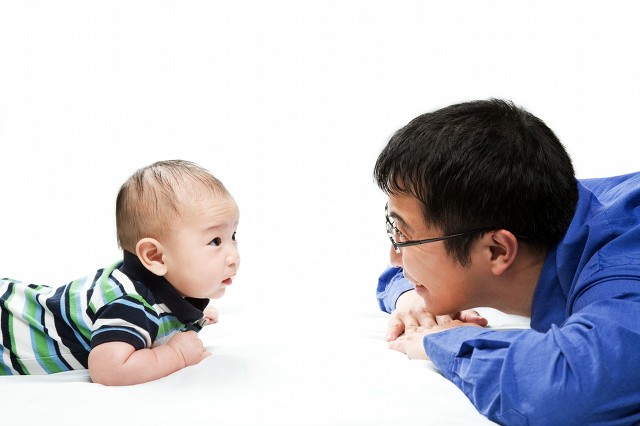 一到夏天宝宝不爱喝奶,为什么宝宝突然不爱吃母乳了