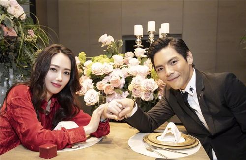 郭碧婷向佐一周年礼物,伴手礼向佐面霜