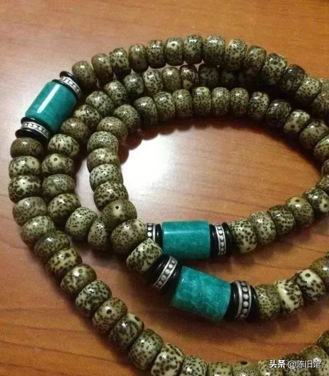 星月菩提如何盘玩成翠绿色,鸡油黄星月菩提盘出来的效果图