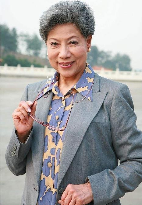 “鬼后”罗兰：凭裘千尺走红，87岁无人敢娶，却被古天乐视为亲人