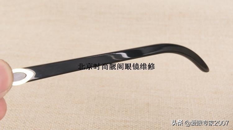 卡地亚眼镜珍贵材质系列,卡地亚眼镜金色的都是什么材质