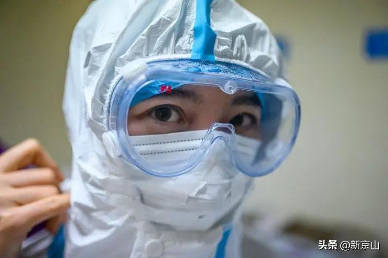 致敬这次抗击疫情所有的前线人员,致敬每一位在前线抗疫的人员