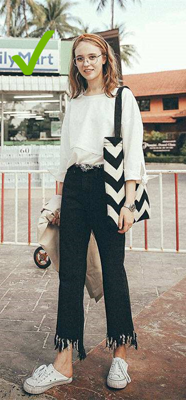 身高仅有155cm的女生,尽量避开这3款裤子,显腿短不说还没气质