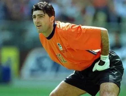 布冯足球史上最强,布冯年足球最佳11人