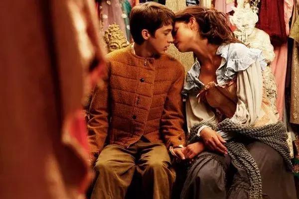 长得漂亮就是娘娘腔？现在的弟弟个顶个真材实料