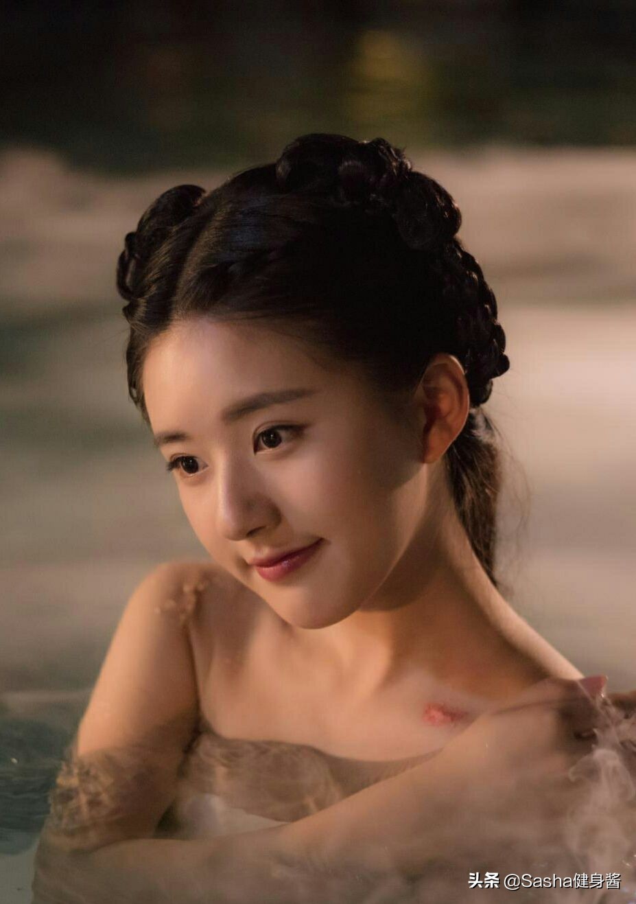 圆脸女孩赵露思照片,赵露思同款瘦脸方法