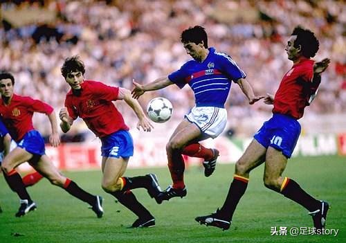 他一直被命运眷顾，生涯前段，他是天之骄子，后段，他是上帝宠儿