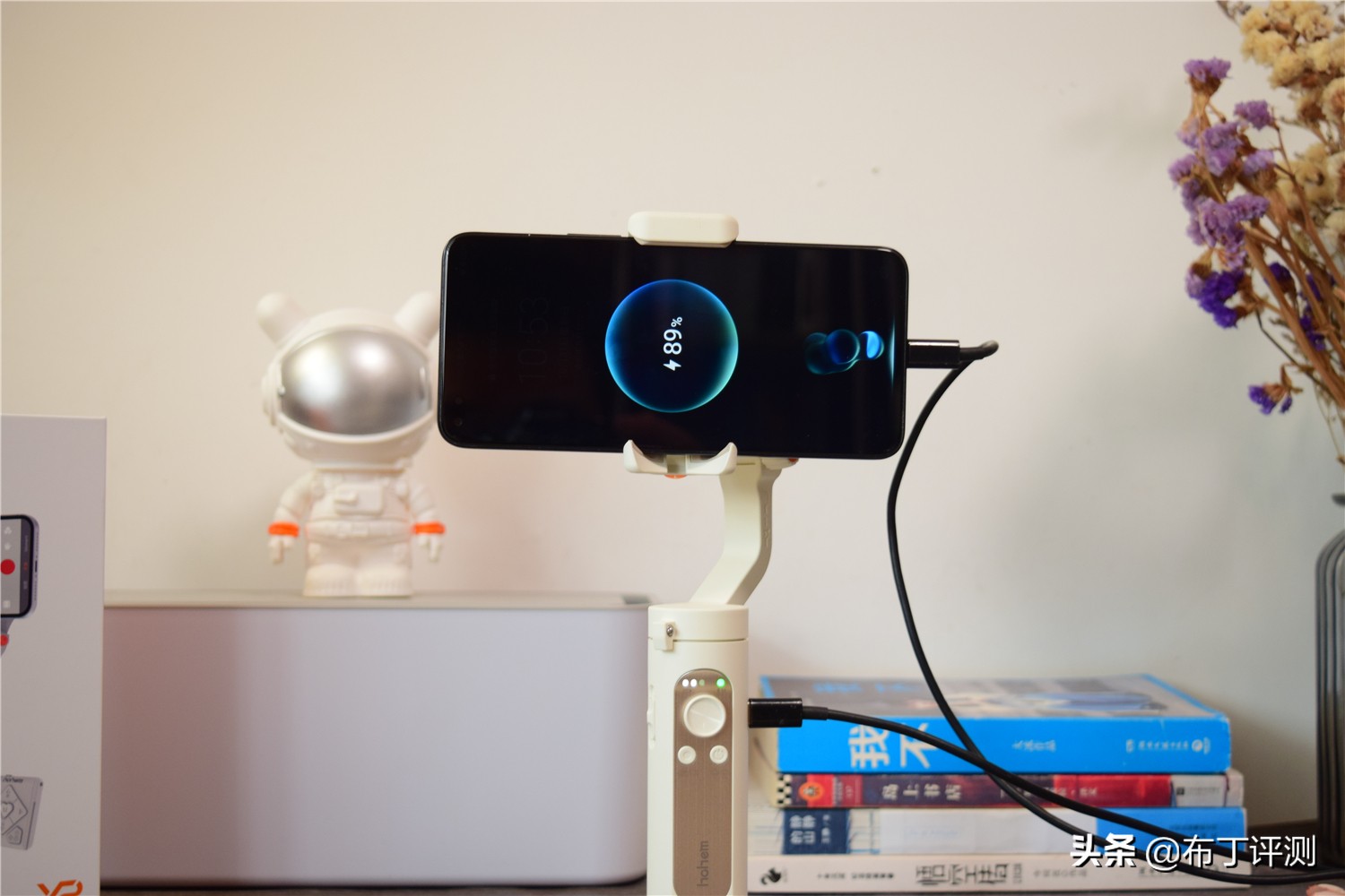 三轴防抖手机稳定器测评,浩瀚稳定器x和x2区别哪个很值得买