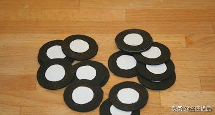 小班手工课制作小汽车,学校开展有趣的手工制作