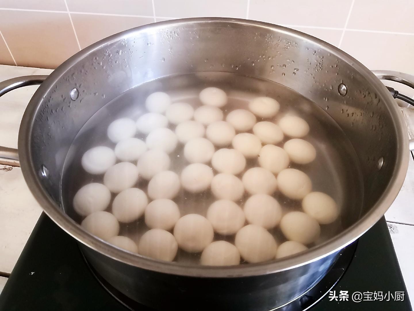 煮汤圆要冷水下锅还是滚水下锅,煮汤圆是冷水下还是开水下锅好