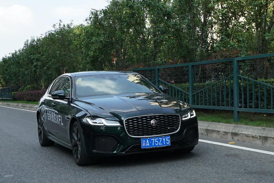 谁说捷豹不如BBA？试驾新款捷豹XFL：隔音夸张，底盘质感棒