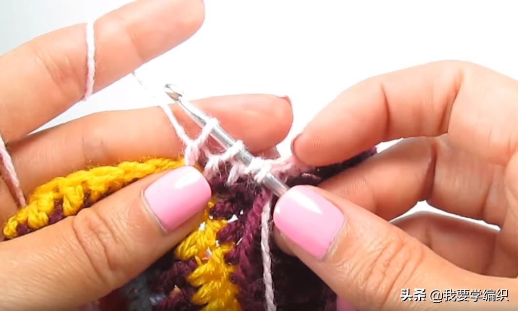 最简单钩袜子视频,时尚彩虹地板袜编织图解
