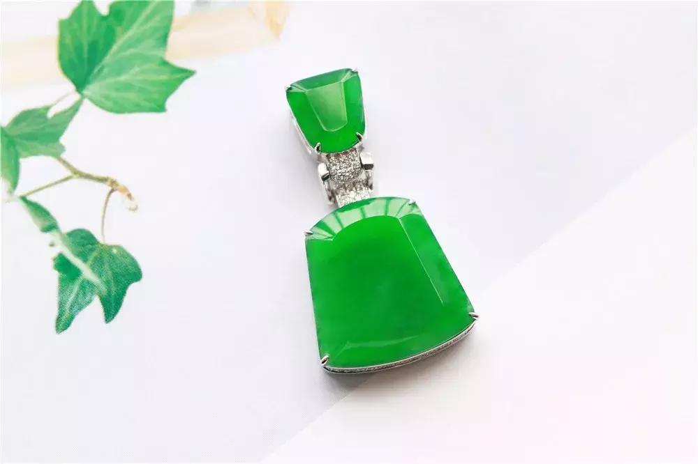 b货翡翠卖高价,为什么b货翡翠卖得很好