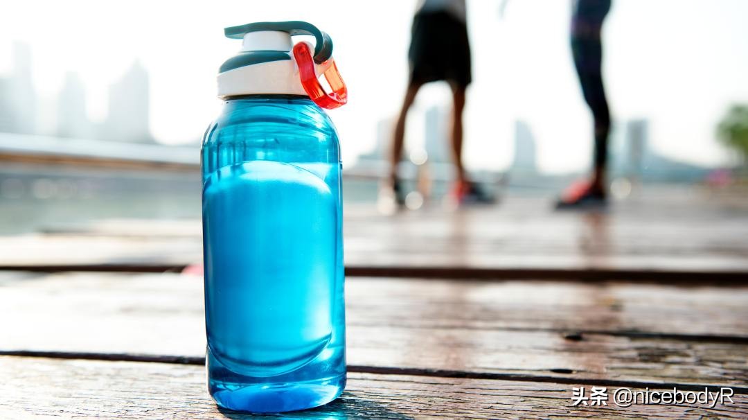 锻炼蛋白粉什么时间喝效果最好,如何知道健身自己喝蛋白粉有效果