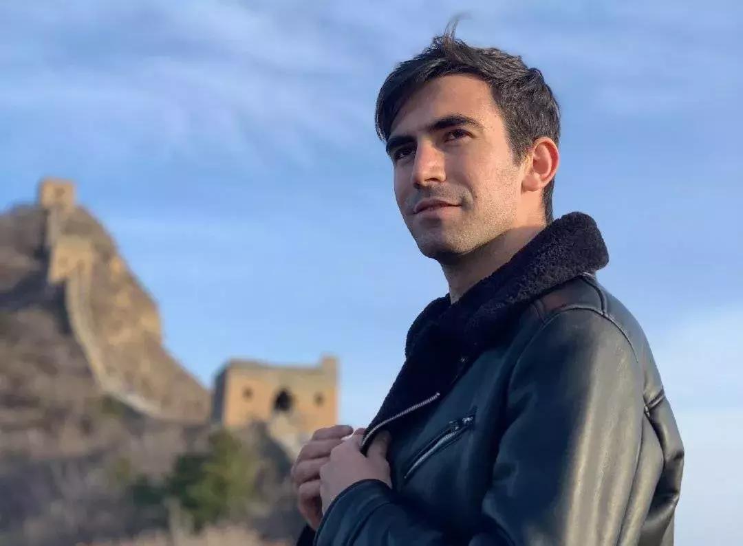 中国网红跟外国网红哪个赚钱,外国网红也赚钱么