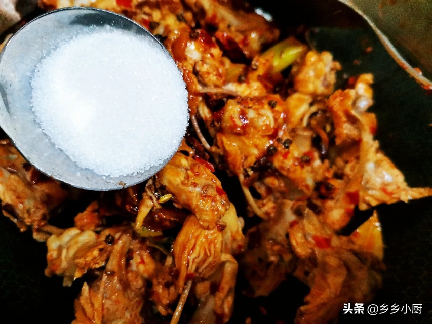 20元钱买了3斤鸡锁骨，用了这种做法来做，又麻又辣，好吃到吮指