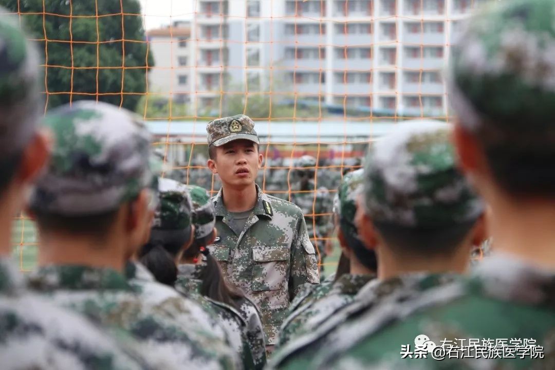 军训和教官发生的趣事,军训和教官甜蜜小事