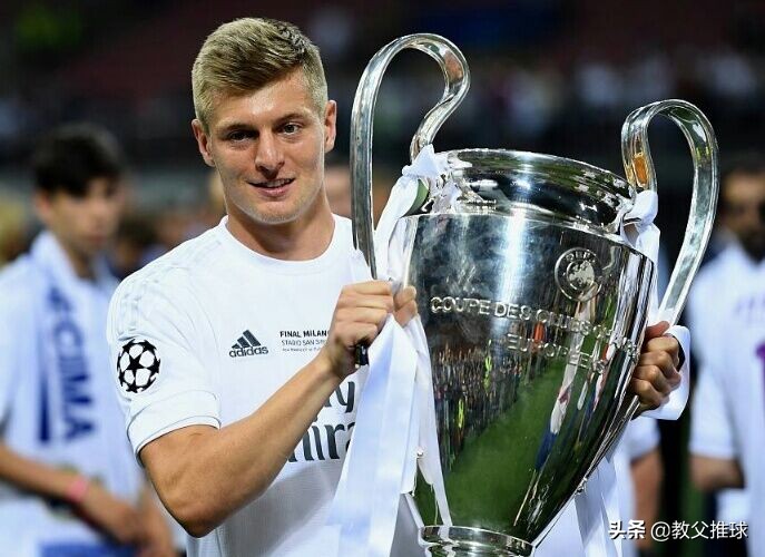 足坛十大前锋迪巴拉,足坛10大球星