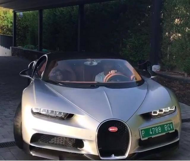 c罗的车库到底有多豪华,c罗花6500万买的这辆豪车值吗