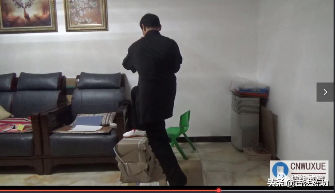 用肩打人用胯走路是什么意思,用肘关节打人