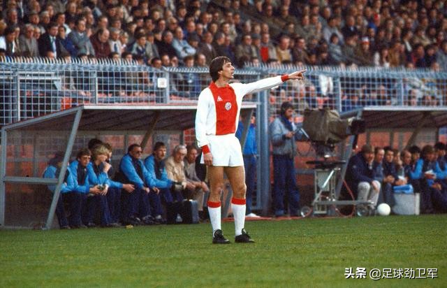 困惑！教练员在场边教的越多，世界第一运动的水平可能越低？