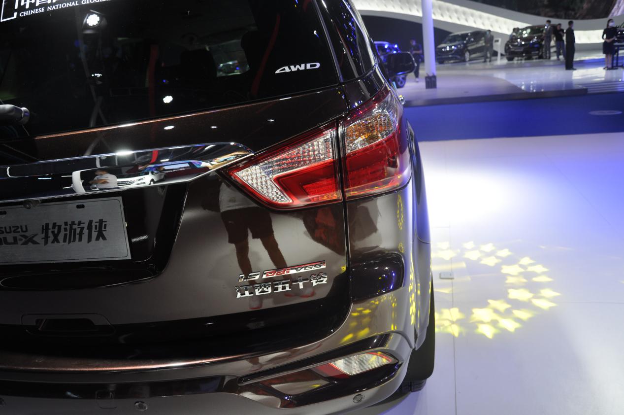 mux牧游侠越野改装,mu-x牧游侠3.0柴油四驱越野视频