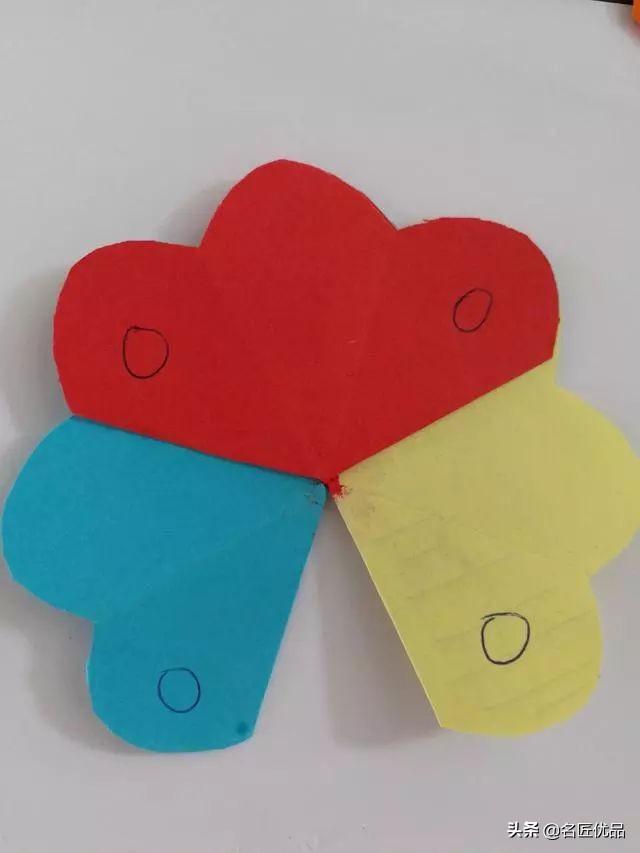 八折团花简单又漂亮教程,又简单又好看的美丽花手工彩纸