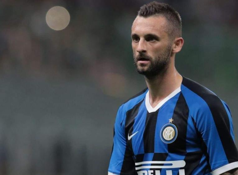 曼联后腰引援,曼联中场怎么补强