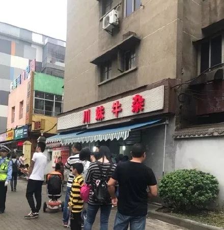 武汉鹿角巷网红店,武汉真正值得去的美食店