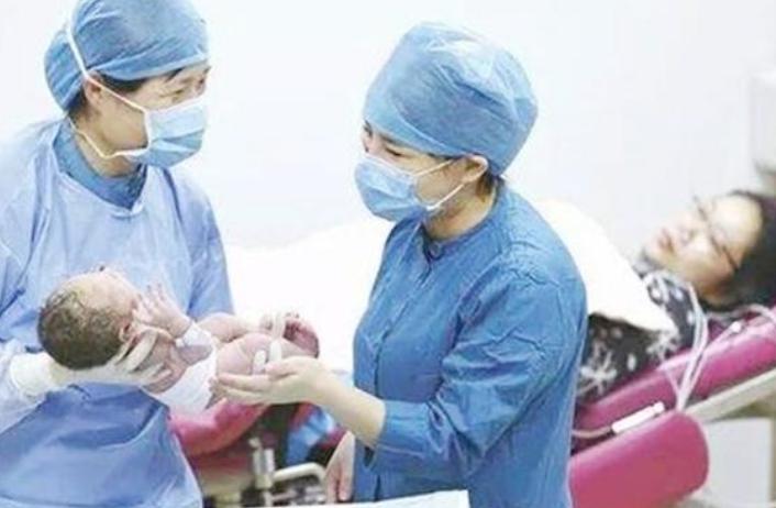 生完孩子为什么看新生儿屁股,生宝宝医生要看屁屁吗