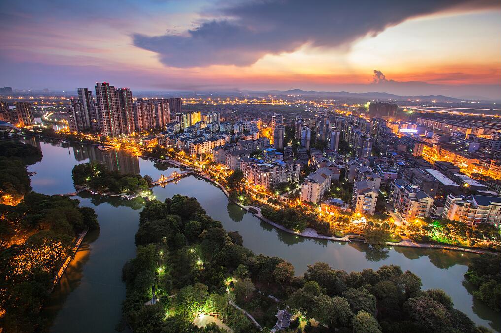 抚州王府井购物中心,背靠大树创业