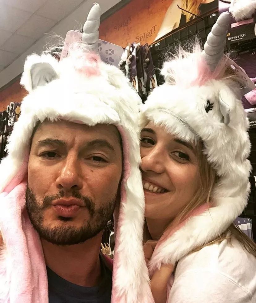 一对男女互换性别,一见钟情后生儿育女:有爱,性别有什么关系?