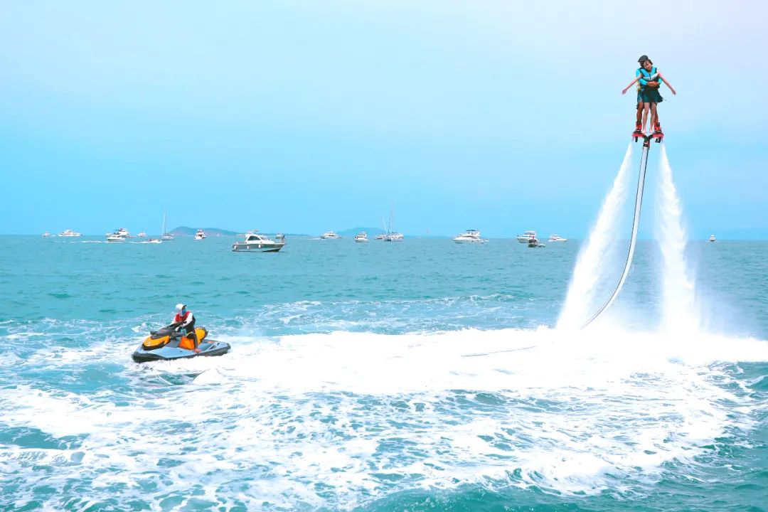 三亚豪华游艇出海一日游靠谱吗 (三亚游艇出海小攻略只要人均200元)