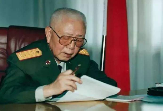 国产航母2019年服役！*华清刘**将军，你不用踮着脚看别人的航母了