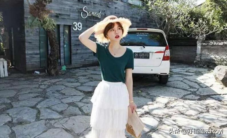 纸片妞如何甩掉单薄身？三招让你化身优雅女子