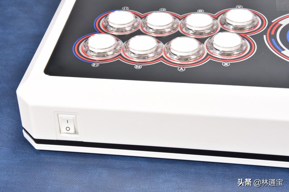 重达3.6kg、自带n个专利的专业街机摇杆,酷宾仕R3实测