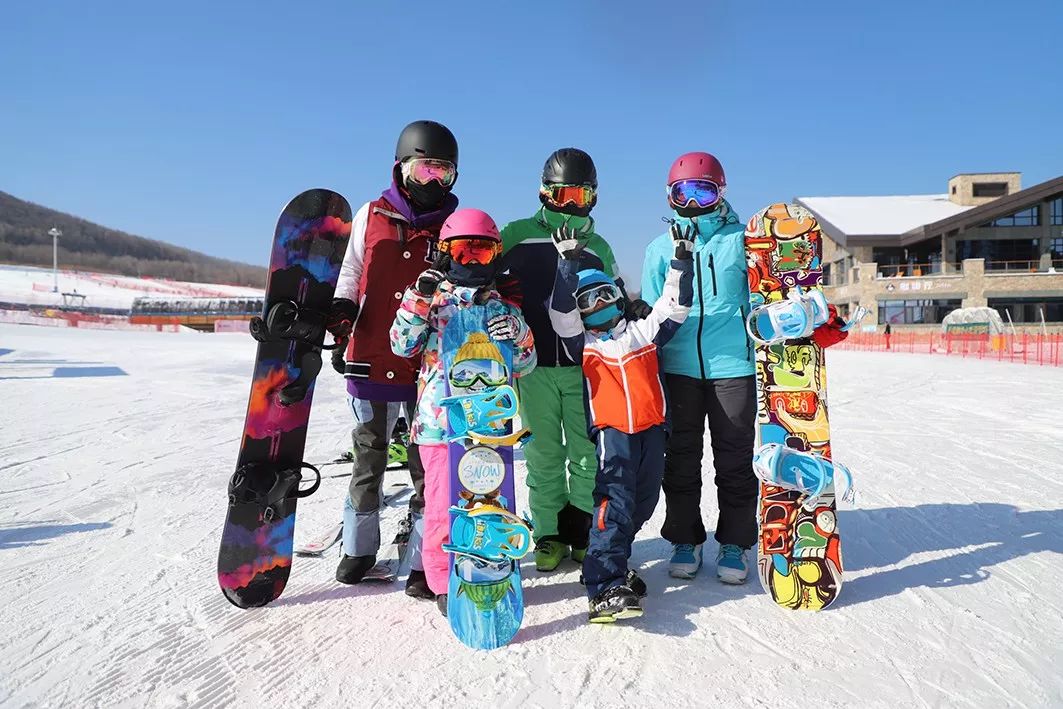 滑雪亲子训练营,冰雪亲子营